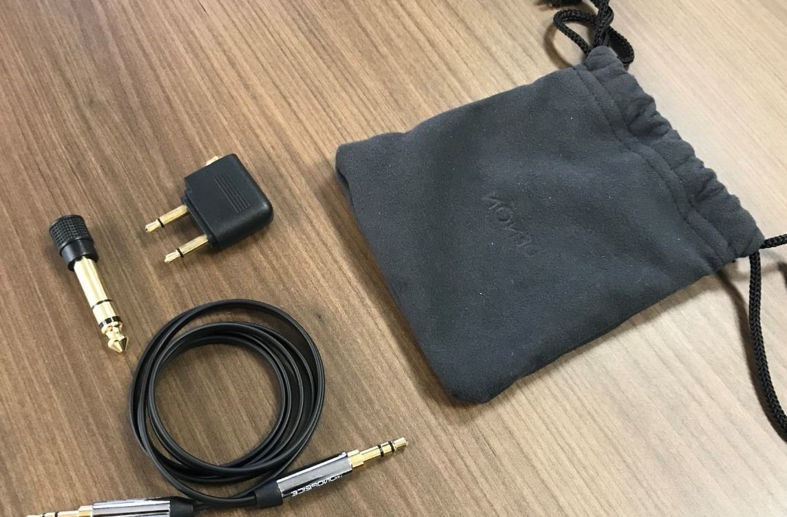 Дизайн на Denon AH-GC20