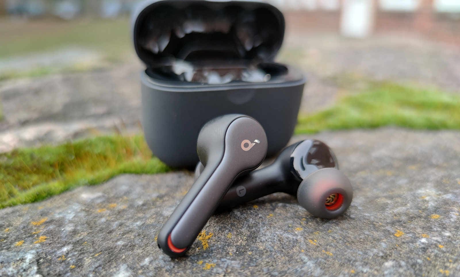 Anker Soundcore Liberty Air 2 ревю: безжични слушалки - ТОП слушалки Soundcore Liberty Air 2