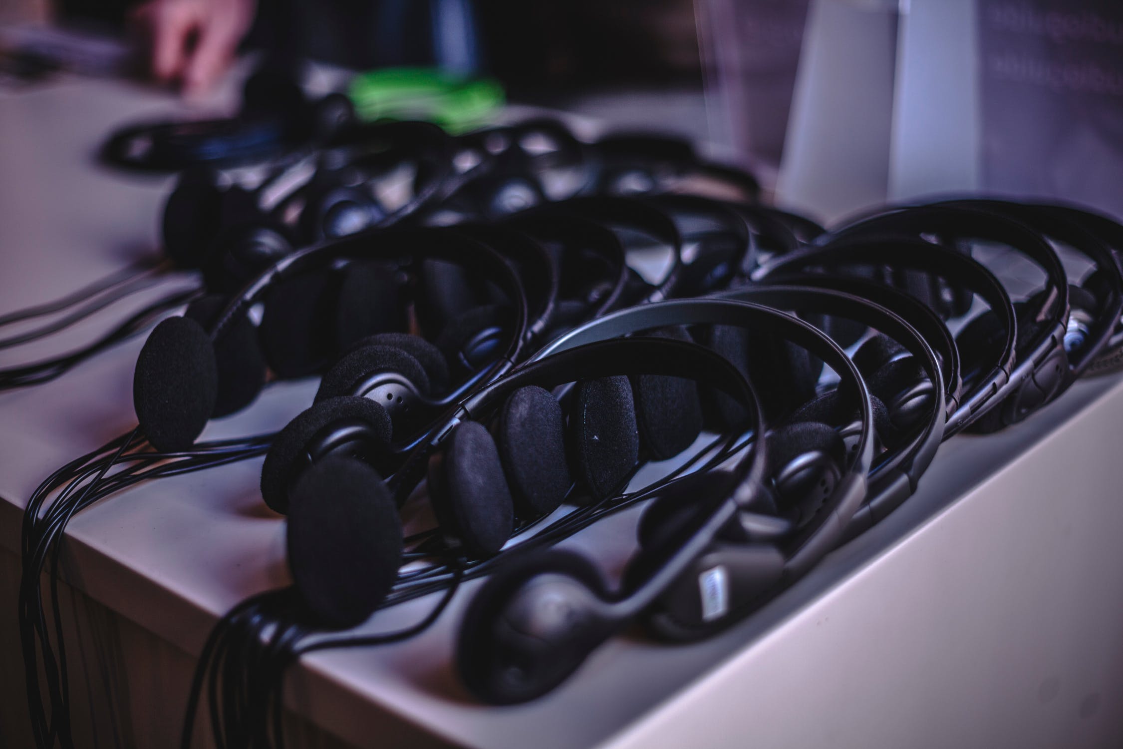 Най-добрите евтини слушалки под $ 100 - ТОП 15 бюджетни модела от 2026 г. от headphones.desigusxpro.com