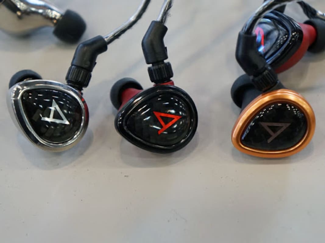 Astell & Kern Roxanne II най-добрите слушалки за музика Astell & Kern Roxanne II