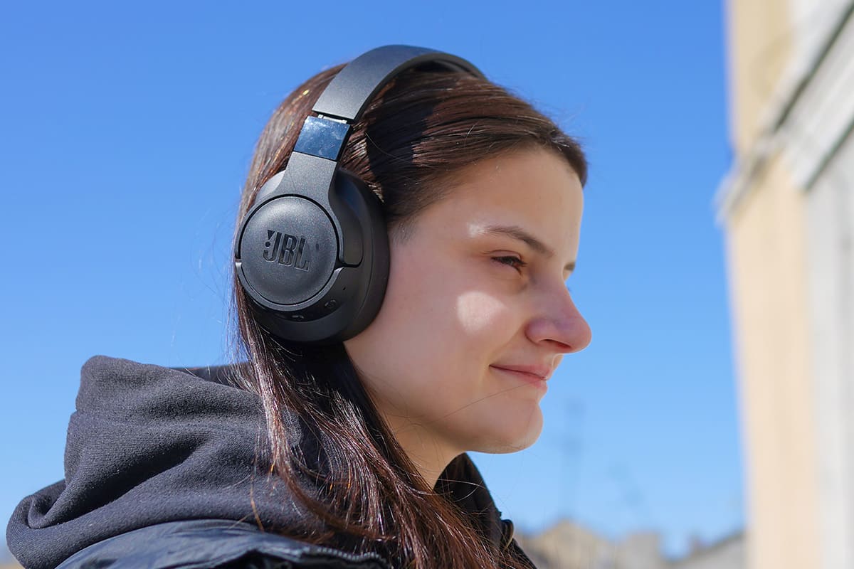 JBL Tune 750 BTNC Най-добрите слушалки за компютър JBL Tune 750 BTNC