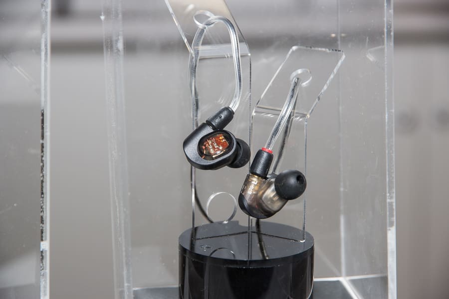 Audio-Technica ATH-E70 Най-добрите вакуумни слушалки Audio-Technica ATH-E70