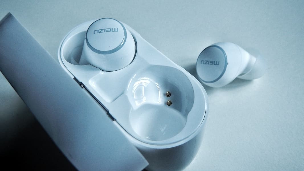 Meizu POP TW50 Най-добрите аналози на AirPods с Aliexpress - Meizu POP TW50