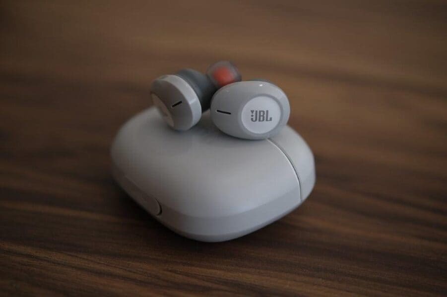 JBL Tune 120TWS Най-добрите слушалки за iPhone JBL Tune 120TWS
